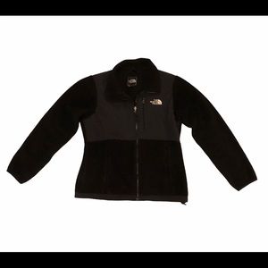 A nice North Face Denali 2. Black women’s S.